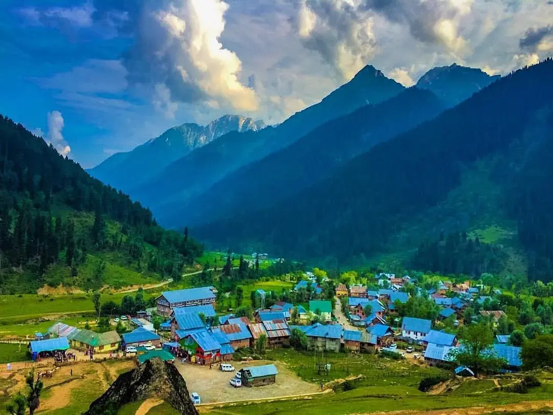 Kashmir valleys - Srinagar & Gulmarg